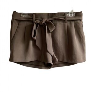 Express Olive Green High Waisted Shorts Size 4 Pockets Bow Self Tie Belt Pleated